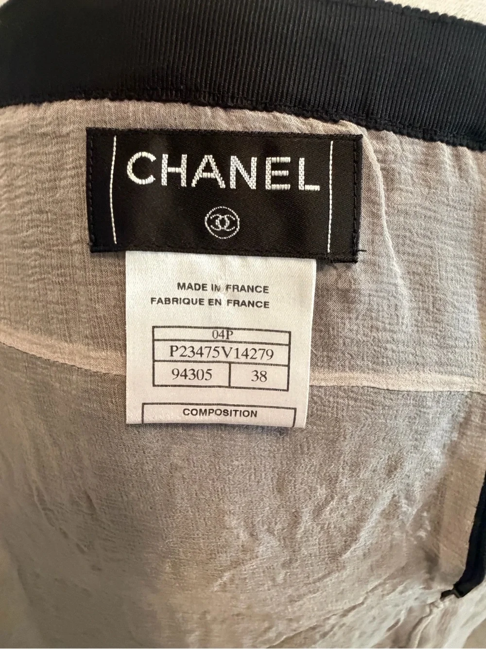 CHANEL 04P Vintage Black Guipure Floral Lace Silk Lined Midi Skirt Fr 38 US 6